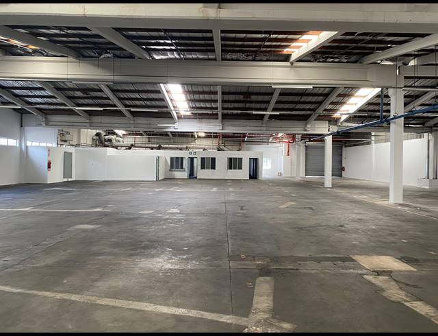 1,392M² WAREHOUSE TO LET IN NEW GERMANY